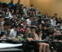 Profesorul le preda cursul, in timp ce studentul se uita la filme pentru adulti. Cum s-a dat de gol in tot amfiteatrul. VIDEO