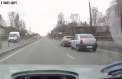 Doar in Rusia vezi asta! Soferul unui Logan ii aplica o lectie dureroasa unui individ ce se da tare in trafic. VIDEO