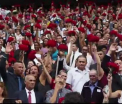 400 de cupluri din Brazilia si-au unit destinele intr-o ceremonie colectiva, pe un stadion de fotbal. Care este motivul