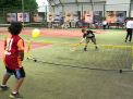 Tenisul ajuta copiii. Turneul caritabil a luat sfarsit. Copiii s-au distrat si au jucat tenis, iar invitatii speciali au donat bani in scopuri nobile