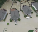 Urmarile devastatoare ale inundatiilor din Carolina de Sud: sicrie scoase la suprafata de apa si case pradate de hoti