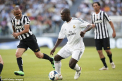 Zidane, Hierro, Seedorf si Nedved, fata in fata pe terenul de fotbal! Vezi ce spectacol au oferit legendele