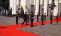 Incident la investirea lui Petro Porosenko. Un soldat isi pierde cunostinta chiar in fata presedintelui