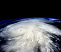 Cel mai puternic uragan din istoria Americii, in IMAGINI. Vantul a suflat cu 325 km/h, a smuls copaci si a rasturnat masini