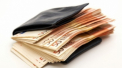 Cum a fost recompensat un chelner din Comrat care a returnat o geanta pierduta cu 35 de mii de euro