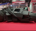 Targul de "jucarii pentru baieti mari" din Abu Dhabi. Batmobilul, dronele si iahturile, accesoriile preferate ale seicilor