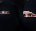 Un canton din Elvetia le-a interzis femeilor musulmane sa iasa pe strada imbracate in burqa. Amenda uriasa pe care o risca