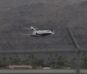 Momentul dramatic in care rotile unui avion nu se desfac la aterizare. Manevra spectaculoasa a pilotului - VIDEO