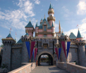 11 britanici musulmani au fost opriti inainte sa plece catre Disneyland. Tensiuni intre Marea Britanie si Statele Unite
