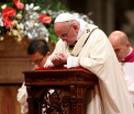 De Craciun, Papa Francisc indeamna la "simplitate" si "simtul dreptatii" - FOTO
