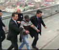 Presedintele turc ar fi reusit sa convinga un barbat sa nu se sinucida. Erdogan nici macar nu s-a dat jos din masina