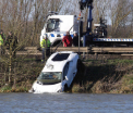 Soferul unui Lamborghini a plonjat intr-un lac, la o saptamana dupa ce l-a cumparat. Care ar fi fost motivul