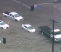 California, lovita de fenomenul El Nino. Strazile din Los Angeles acoperite, de apa si noroi din cauza ploilor torentiale