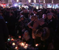 Mii de oameni au comemorat un an de la atentatul de la Charlie Hebdo. Mesajul transmis de un umorist francezilor - VIDEO