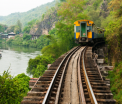 Cel putin 4 morti si 30 de raniti intr-un grav accident feroviar din Thailanda. Un tren s-a ciocnit cu un camion cu animale