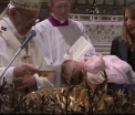Papa Francisc a botezat 26 de bebelusi in Capela Sixtina de la Vatican. Mesajul transmis parintilor