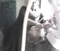 VIDEO - Momentul in care o femeie a vrut sa injunghie un tanar de 15 ani a fost suprins de camere. Cine l-a salvat de la moarte