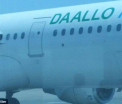 Explozie la bordul unui Airbus al unei companii somaleze. Un pasager ar fi murit dupa ce a cazut din avion - VIDEO
