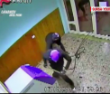 Sapte romani care furau bancomate in Italia au fost arestati. Pe post de cagule foloseau chiloti barbatesti - VIDEO