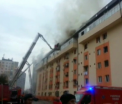 Incendiu puternic la Bucuresti. Zeci de locuinte de la mansarda unui bloc din zona 1 Decembrie au fost cuprinse de flacari - FOTO
