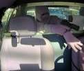 A intrat in taxi si i-a pus pistolul la tampla soferului, insa a avut parte de o surpriza. Momentul a fost filmat. VIDEO