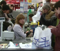 O tara mare din UE a interzis pungile de plastic de la 1 iulie. Cu ce vor fi inlocuite - VIDEO