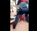 Politist investigat dupa ce a trantit la pamant o eleva si a incatusat-o in fata colegilor, la scoala. Ce ar fi facut tanara - VIDEO