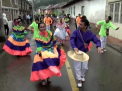 Festivalul Dansurilor Nationale, in Columbia. Zeci de colective de dansatori participa la competitie. Care este marele premiu