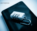 Metoda prin care orice telefon poate fi ascultat si inregistrat de hackeri sau de spioni. Care este singura aparare