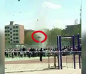 Fenomen inspaimantator, surprins in curtea unei scoli din China. Un baietel a fost ridicat in aer si izbit de sol - VIDEO 
