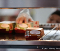 Bacterii din fecale, descoperite de BBC in gheata servita la un fast-food celebru. Reactia reprezentantilor restaurantului - VIDEO 