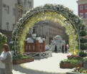 Moscova, impodobita de Paste cu flori, oua si iepurasi. Creatiile cu care impresioneaza artistii din Ucraina