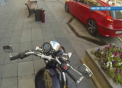 Isi vrea orasul curat. Cum se razbuna o motociclista din Rusia pe soferii iresponsabili