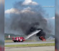 Un pilot a murit dupa ce avionul de mici dimensiuni s-a prabusit la un show aviatic. Spectatorii, martori la tragedie