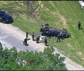 Urmarire cu final dramatic pe o autostrada din SUA. Pe cine au scos politistii de sub masina rasturnata
