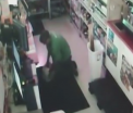 Un barbat a furat zeci de bilete razuibile, iar unul a fost castigator. Ce a facut ca sa-si incaseze banii - VIDEO