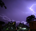 Alerta in India. Aproape 100 de oameni au murit loviti de fulger, in urma furtunilor puternice