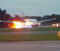 Un avion care zbura spre Milano a luat foc pe pista. La bord se aflau peste 240 de oameni - VIDEO
