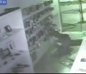 Hotul de care au ras si politistii. Ce a facut acest barbat dupa ce a furat mai multe telefoane dintr-un magazin