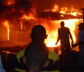 Incendiu cu 38 de morti, intre care 16 copii, la o petrecere de casa noua. De ce oamenii nu au reusit sa iasa pe usa