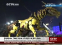 Spectacol impresionant la Beijing. Doi roboti uriasi s-au confruntat simbolic
