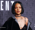 Rihanna ajunge la Bucuresti cu o echipa de 100 de persoane. "S-a cerut si mancare traditionala romaneasca"