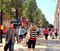 Extenuata de atata shopping, o femeie din Londra a sunat la salvare. Cerinta incredibila avuta de tanara