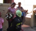S-a dus sa-si ceara iubita de nevasta cu trei masini de pompieri. Localnicii credeau ca a luat foc satul. VIDEO