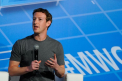 Ai observat ca Mark Zuckerberg, cofondatorul Facebook poarta acelasi tricou in fiecare zi? Explicatia sa este geniala