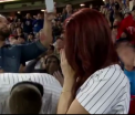 Si-a cerut iubita de sotie pe stadionul Yankees, dar a pierdut inelul din cauza emotiilor. Ce s-a intamplat dupa 5 minute