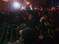 Proteste violente in Mexic: Politia a dispersat multimea cu gaze lacrimogene, care a rispostat cu petarde si pietre