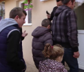 Au ramas pe drumuri, dupa ce le-a ars casa. Surpriza traita de 4 frati din Iasi, dupa ce zeci de oameni au sarit sa-i ajute