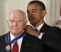 A murit John Glenn, primul american care a efectuat un zbor orbital in jurul Pamantului. Fostul astronaut avea 95 de ani
