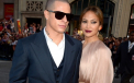 "L-a dat afara din casa". Jennifer Lopez s-a despartit de Casper Smart dupa 2 ani de relatie